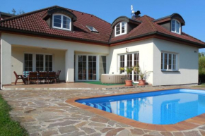 Vila Plana nad Luznici, Planá Nad Lužnicí